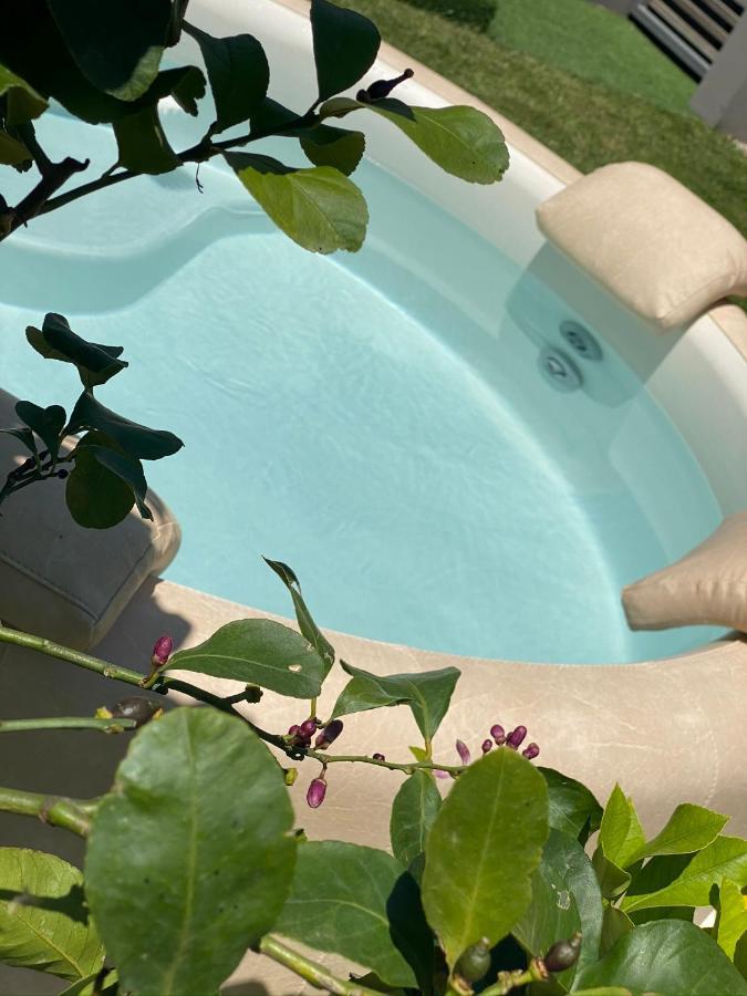 Art B&B Design Costa Volpino Exteriér fotografie